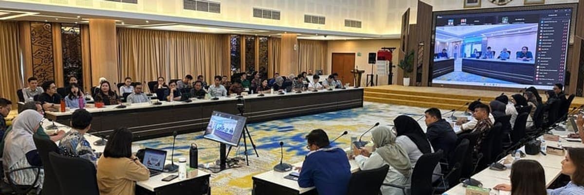 Peserta rapat koordinasi di ruang pertemuan